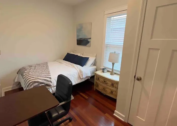 Cozy Chicago Apartment Next To The River